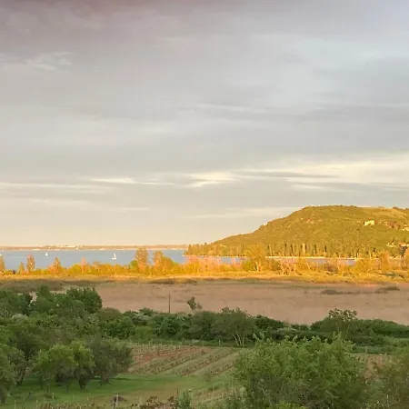 Apartament Voeroesmal Vendeghaz