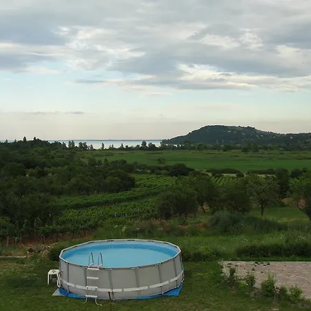 Apartament Voeroesmal Vendeghaz Balatonfüred