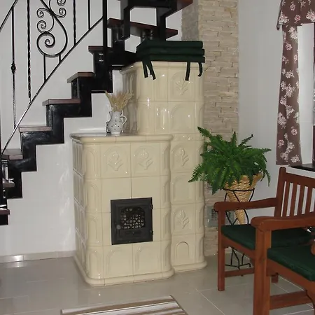 Voeroesmal Vendeghaz شقة