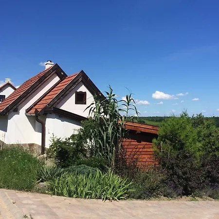 Apartament Voeroesmal Vendeghaz