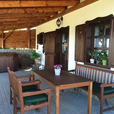 Apartment Voeroesmal Vendeghaz