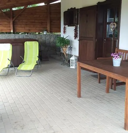 Voeroesmal Vendeghaz