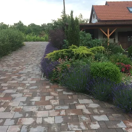 Appartement Voeroesmal Vendeghaz