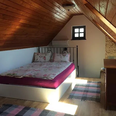 Apartment Voeroesmal Vendeghaz