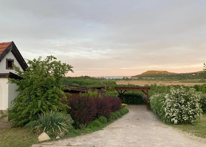 Voeroesmal Vendeghaz