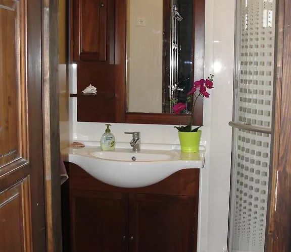 Voeroesmal Vendeghaz