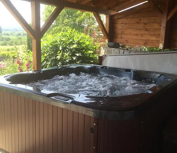 Voeroesmal Vendeghaz