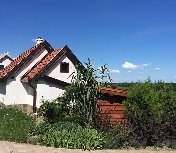 아파트 Voeroesmal Vendeghaz