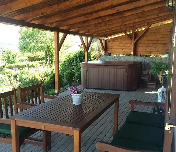 דירה Voeroesmal Vendeghaz *