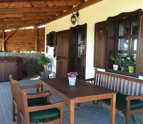 아파트 Voeroesmal Vendeghaz